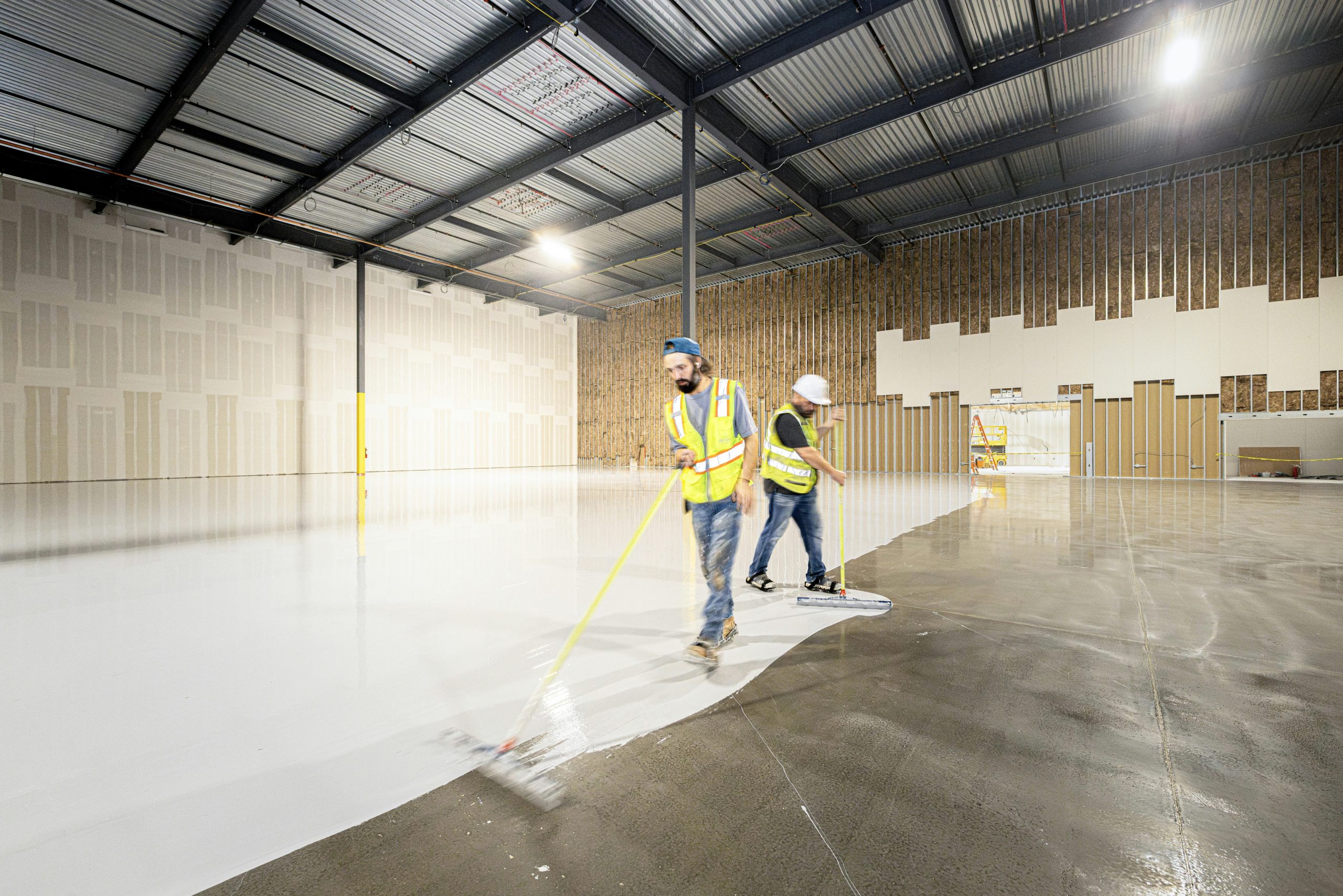 Epoxy vs Polyurethane Floor Coating